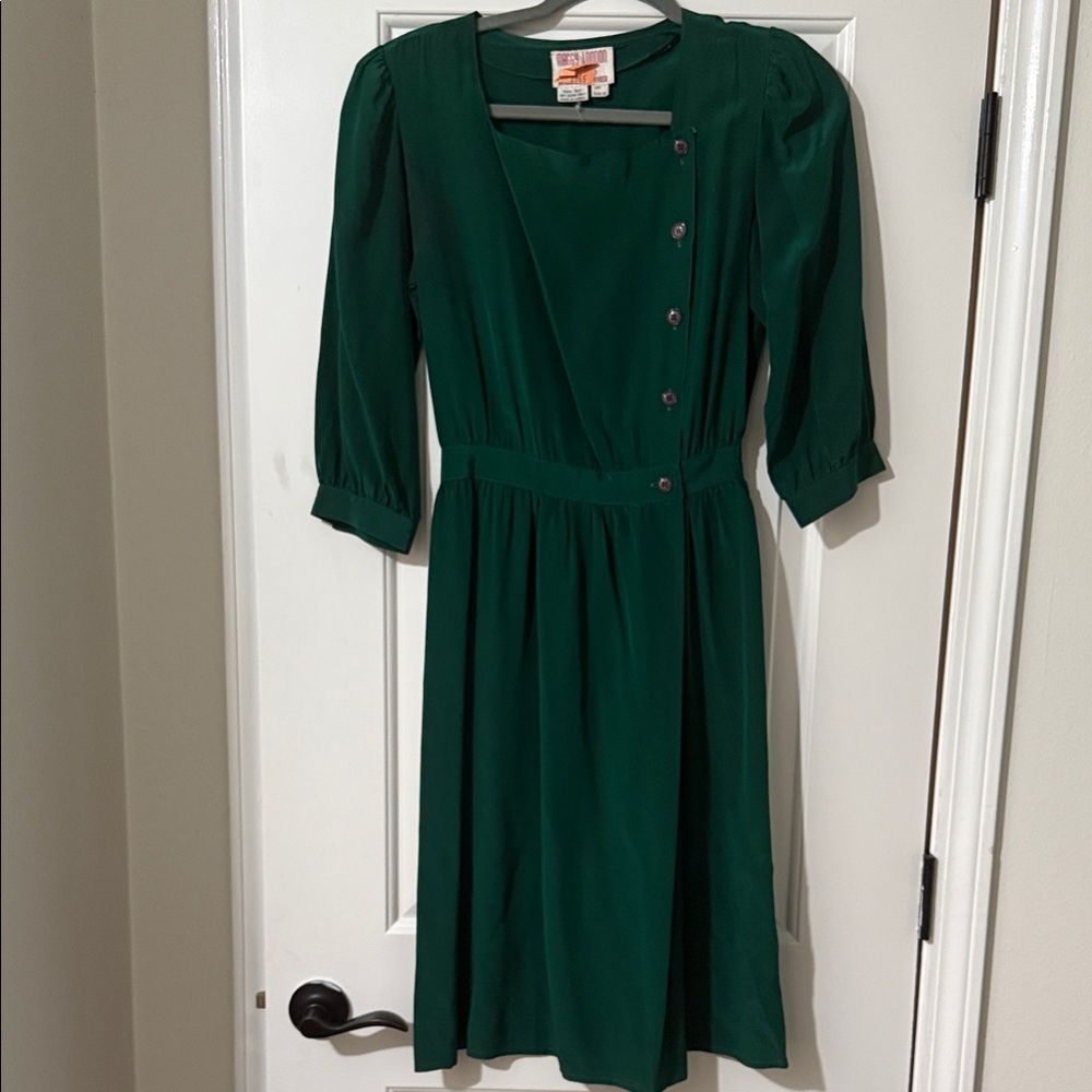 Maggy London Emerald Buttoned Long Sleeve Dress